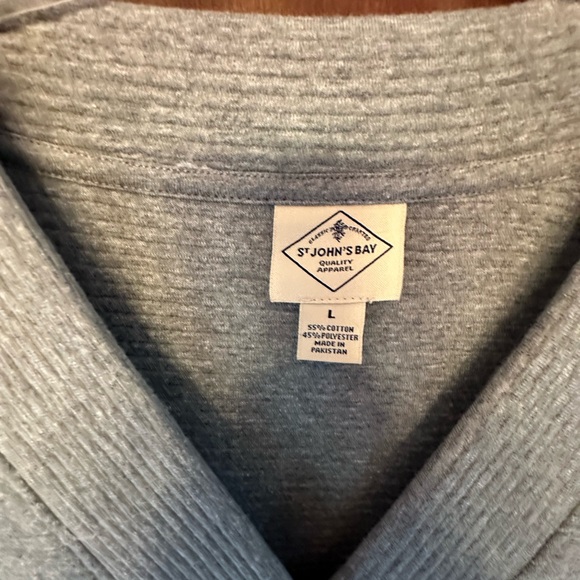 St. John's Bay Heather Gray V-Neck Sweater - Picture 2 of 4